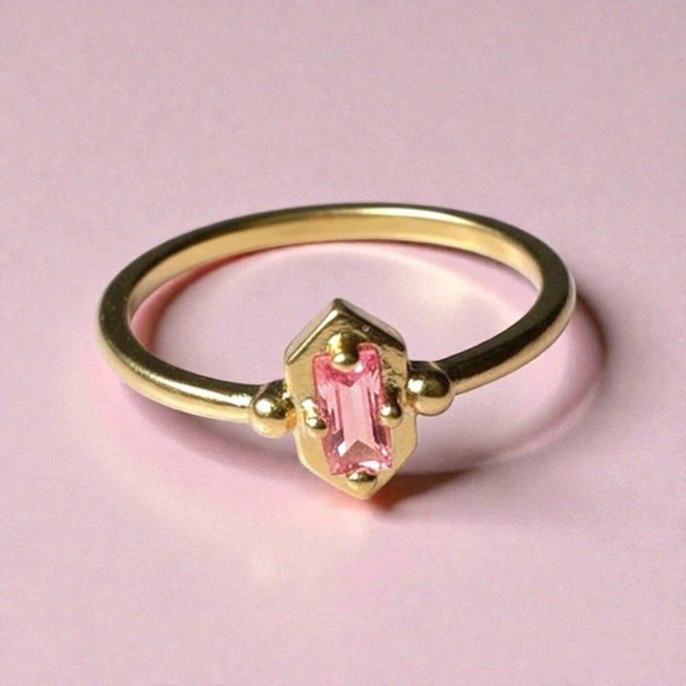 New Size 7 Emerald Cut Pink Pronged Gold Ring Minimalist Rhinestone Jewel Simple